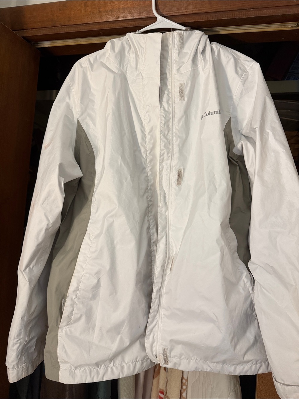 Columbia Women’s White and Light Gray Hooded Ski Jacket